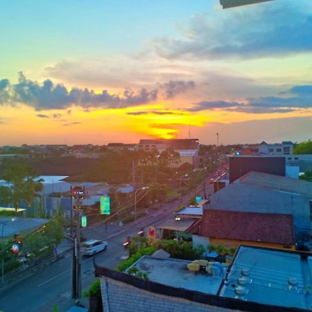 Готель Seminyak Garden Dalung  Екстер'єр фото
