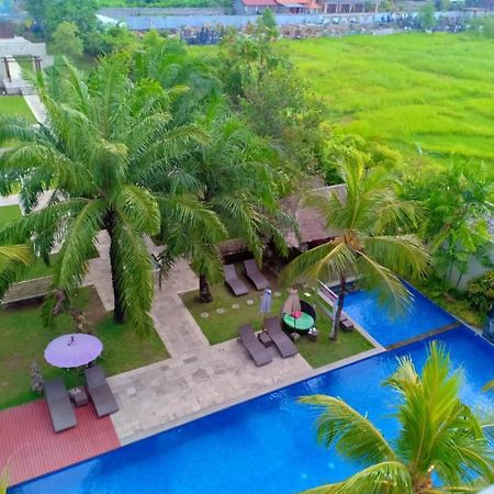 Готель Seminyak Garden Dalung  Екстер'єр фото
