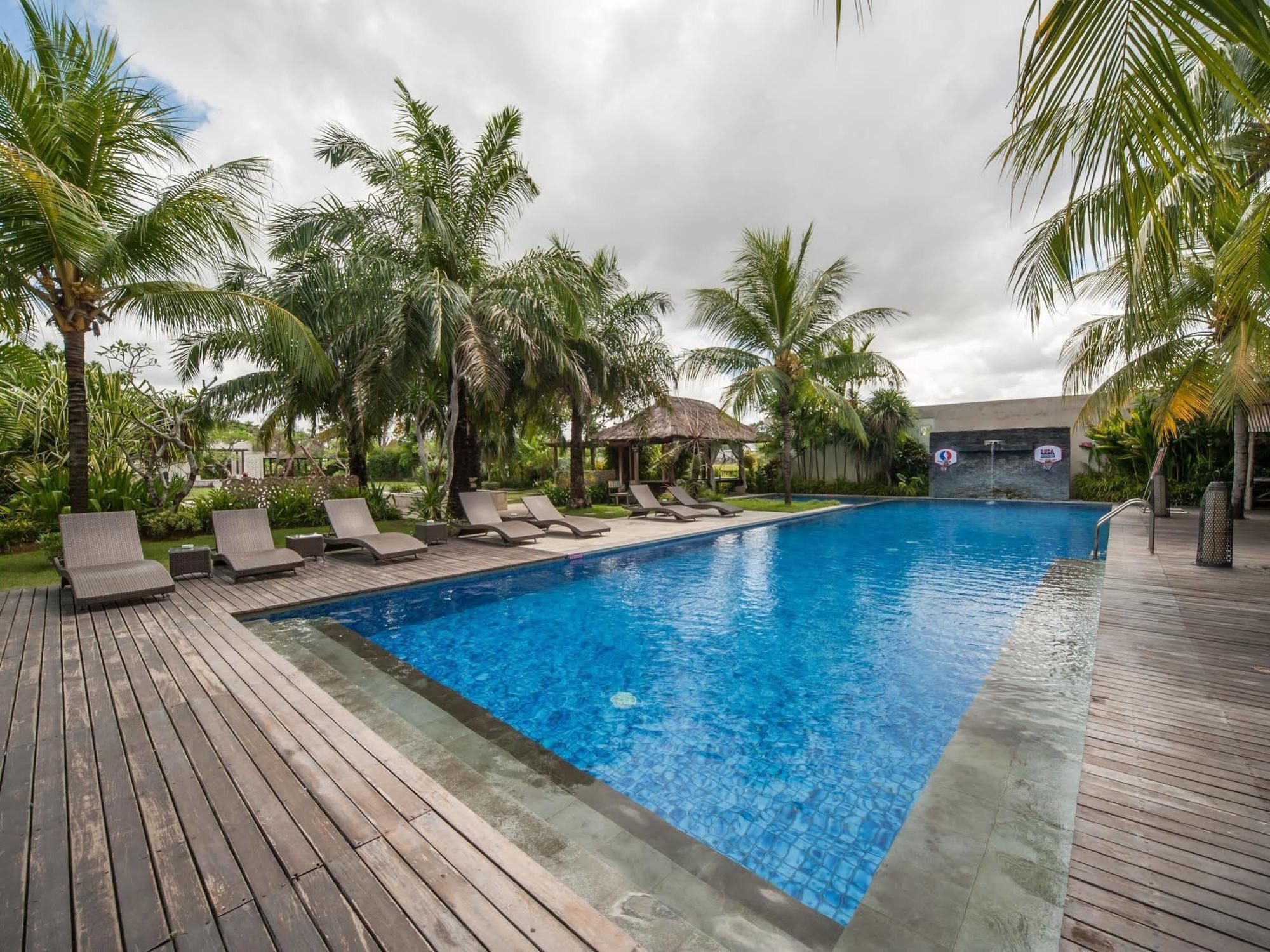 Готель Seminyak Garden Dalung  Екстер'єр фото